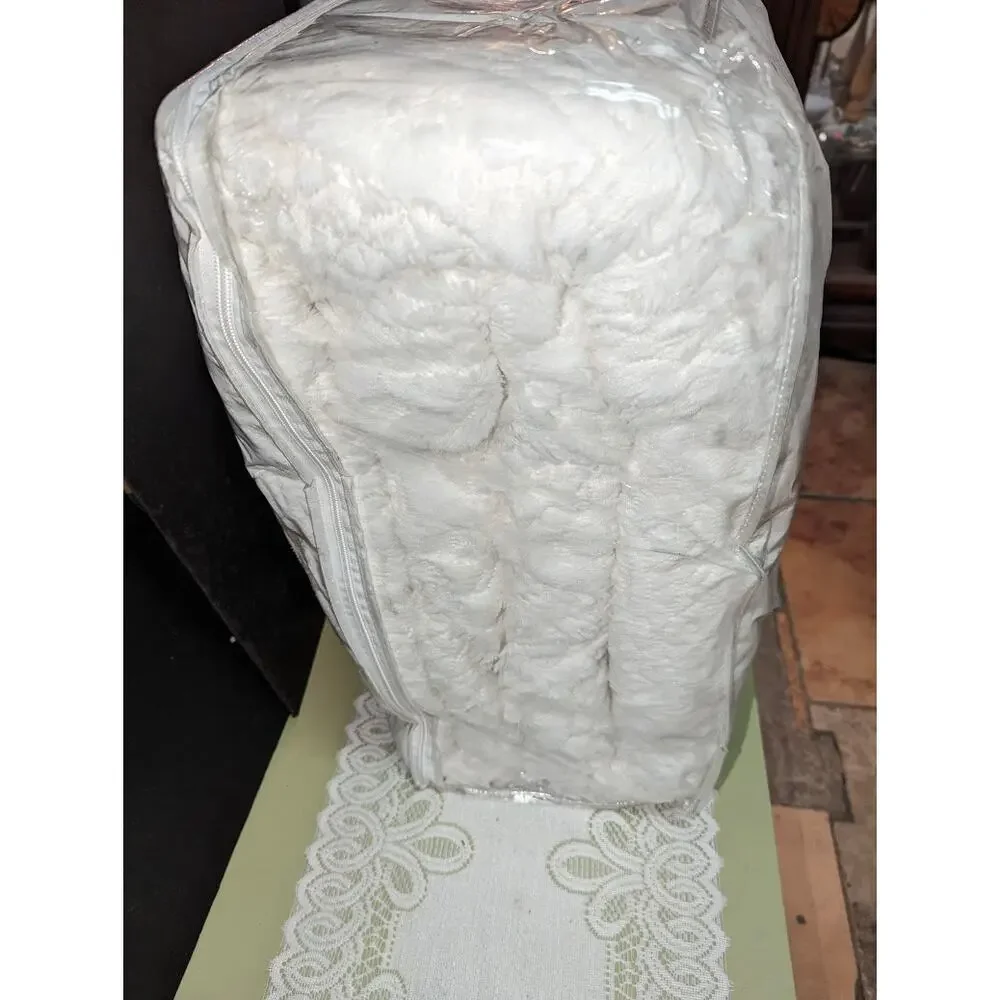 MADISON PARK BISMARCK KING COMFORTER SET PLUSH Faux Fur Bedspread and Shams